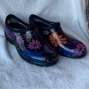Sloggers woman size 7 shoes great for gardening